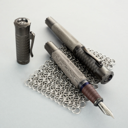 PEN OF THE YEAR 2021 - FÜLLHALTER FOUNTAIN PEN DAMASCUS STEEL GRAF VON FABER-CASTELL