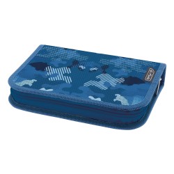 PENAR ECHIPAT 26 PIESE CU 1 CLAPA,INCLUDE ARTICOLE DE COLORIAJ, ARTICOLE PENTRU SCRIS SI STERS, FERMOAR ASCUNS, INTERIOR TEXTIL, DIMENSIUNE 13.5 X 19.5 X 3.5 CM, MOTIV BLUE ARMY